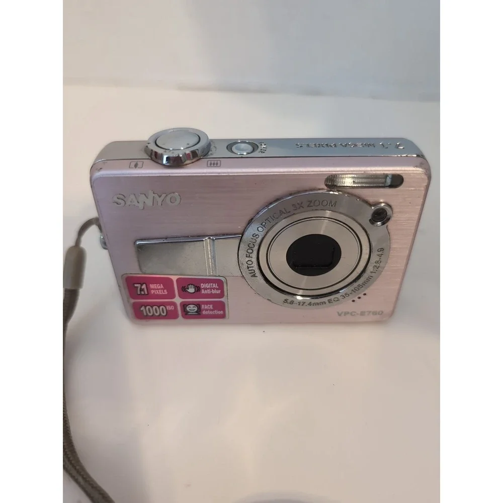 Pink Sanyo VPC-E760 7.1MP digital camera‎ with 3x optical zoom FOR PARTS - Picture 2 of 7